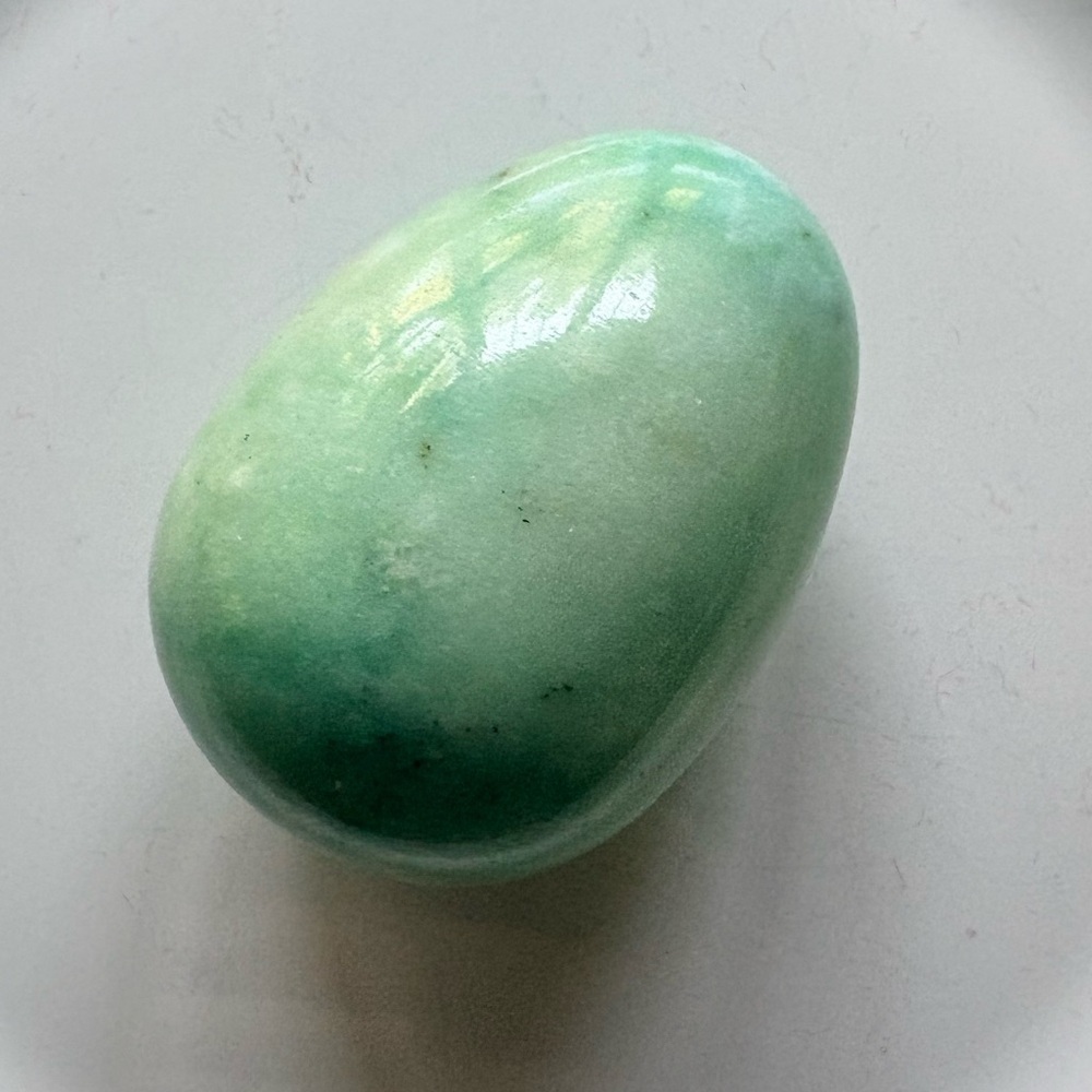 Vintage alabaster egg- minty green - Picture 3 of 6